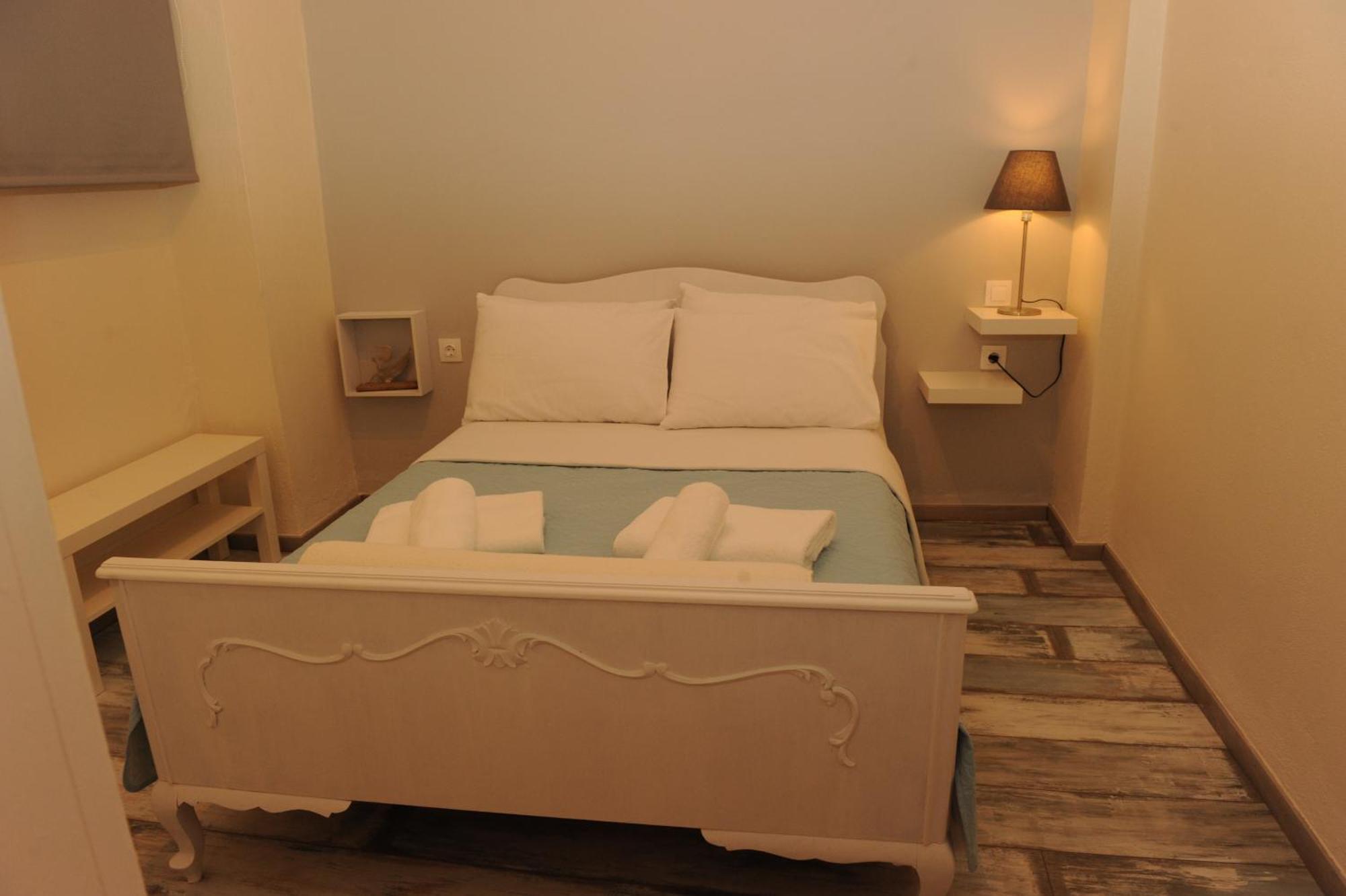 Delphic Moments - Sunny App 3Br, 2Ba With View Apartment Exterior photo